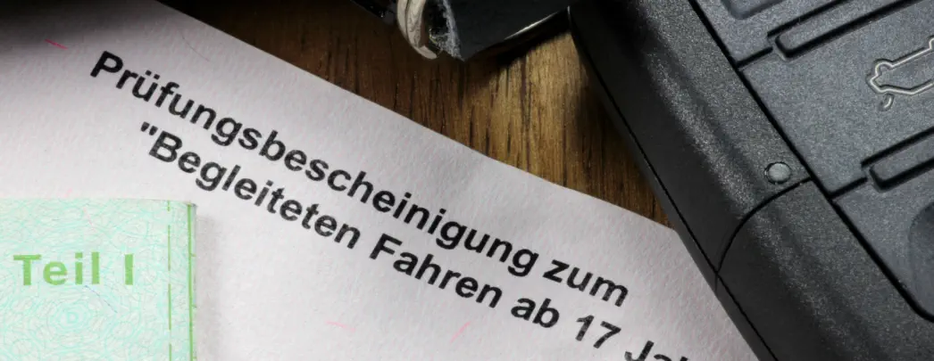 Begleitetes Fahren Führerschein mit 17 - Foto © Björn Wylezich - Adobe Stock