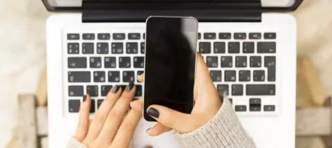 Kontakt zur Fahrschule LA-Drive Landshut - Foto © peshkov - Adobe Stock